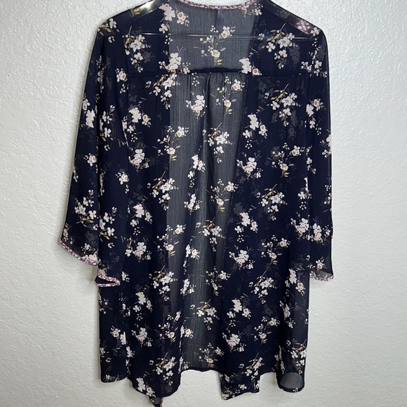 Long Sleeve Floral Cardigan Cover Up - Picture 5 of 6